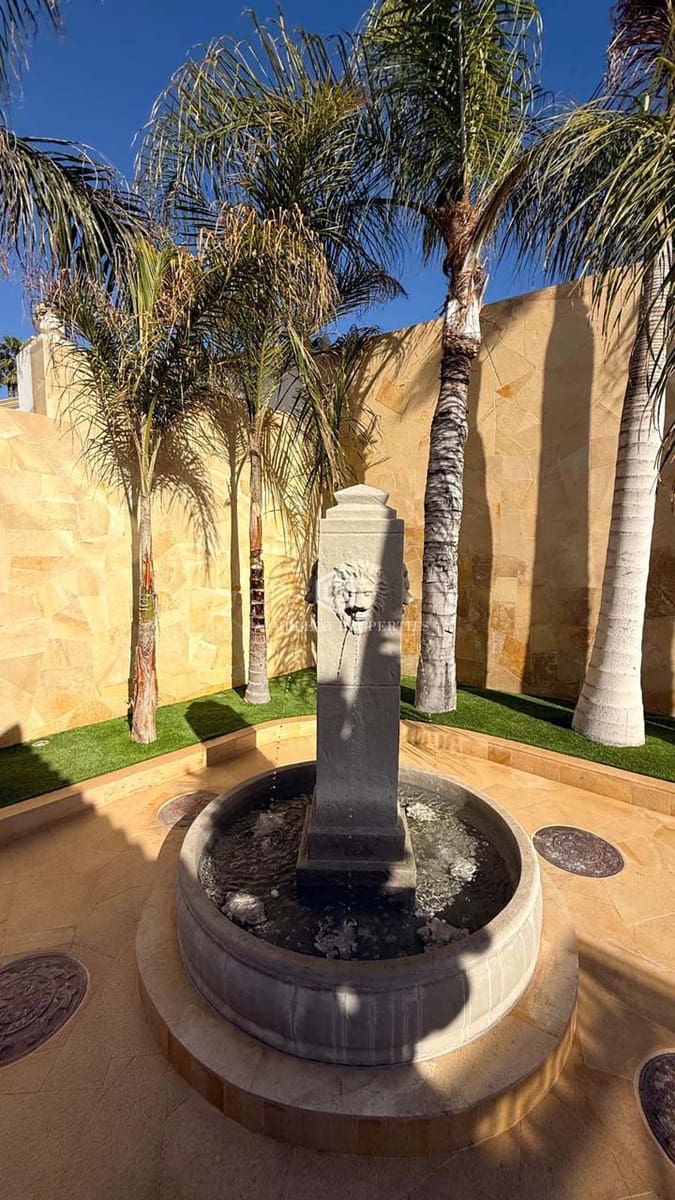 4 chambre Villa/Maison à vendre à Costa Adeje avec piscine garage - 4 500 000 € (Ref: 10148833)