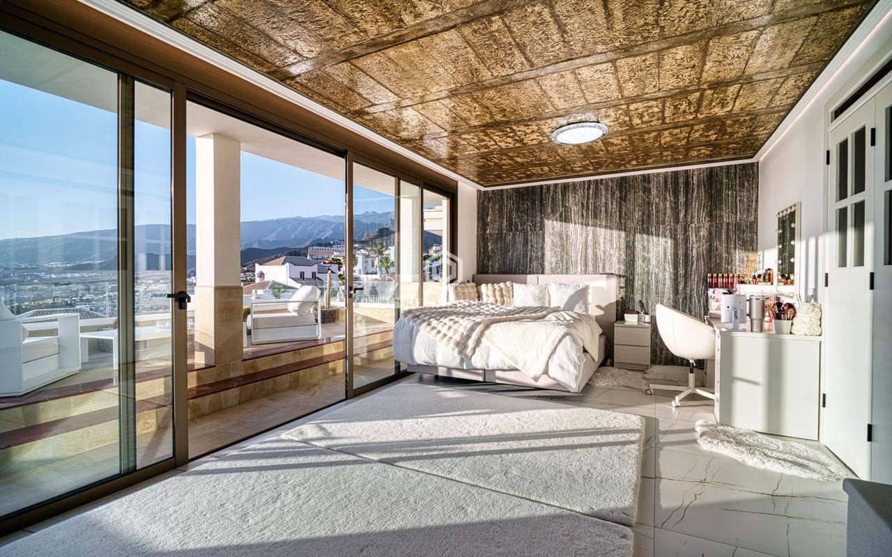 4 chambre Villa/Maison à vendre à Costa Adeje avec piscine garage - 4 500 000 € (Ref: 10148833)