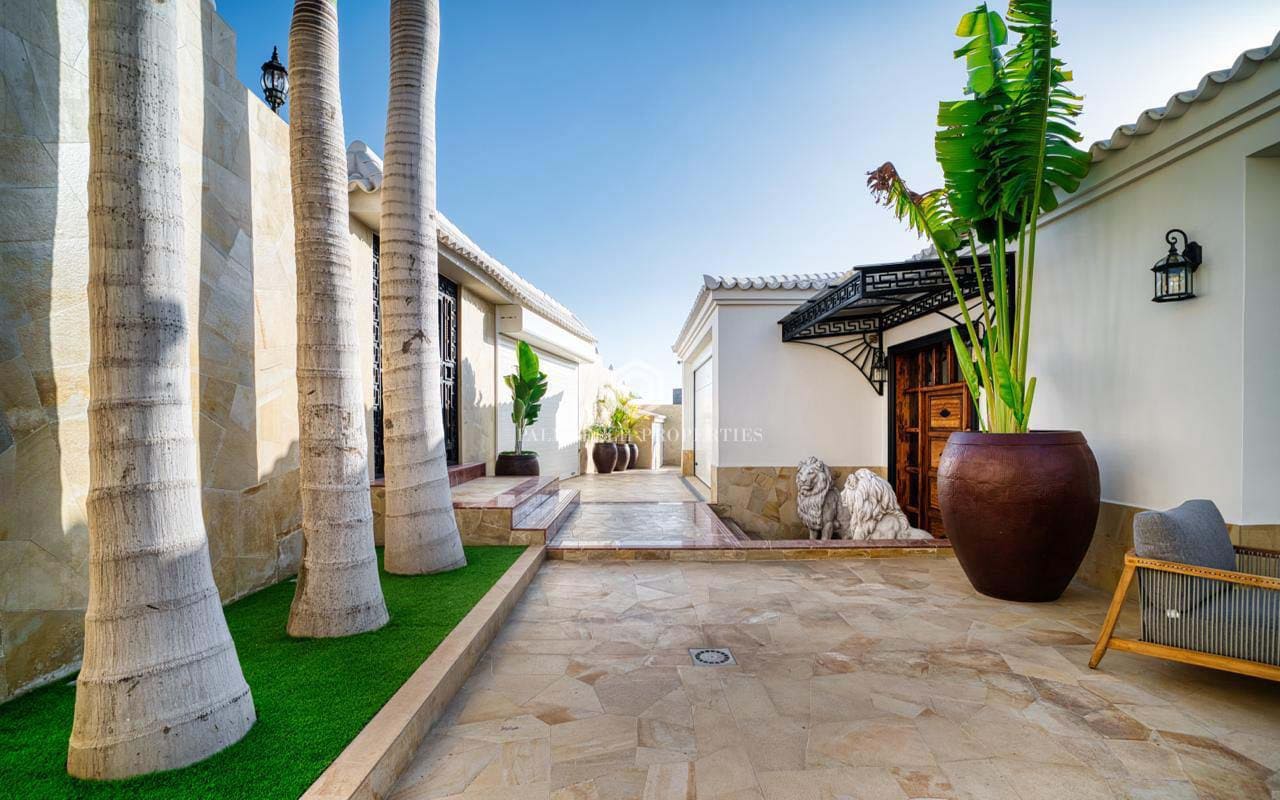 4 chambre Villa/Maison à vendre à Costa Adeje avec piscine garage - 4 500 000 € (Ref: 10148833)