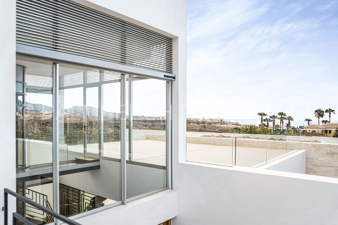 5 soveværelse Villa til salg i La Caleta Adeje med swimmingpool garage - € 6.150.000 (Ref: 6958633)