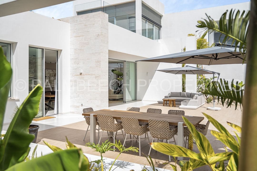 5 soveværelse Villa til salg i La Caleta Adeje med swimmingpool garage - € 6.150.000 (Ref: 6958633)