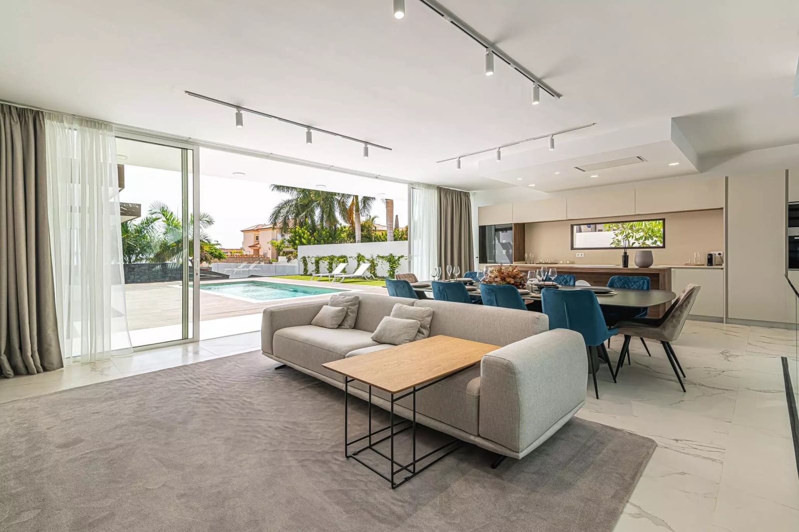 5 sypialnia Willa na sprzedaż w Costa Adeje z basenem garażem - 2 390 000 € (Ref: 8139472)