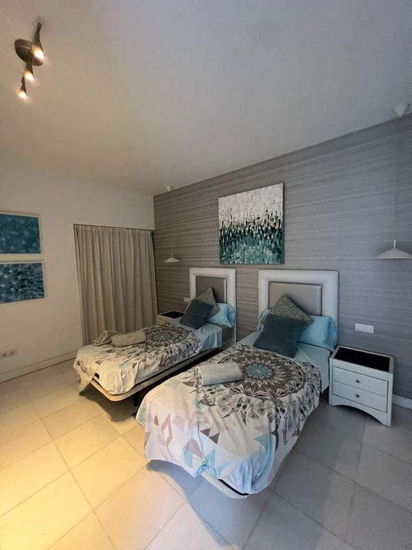 5 soveværelse Villa til salg i Adeje med swimmingpool garage - € 2.995.000 (Ref: 8553552)