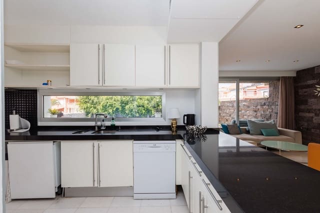 5 soverom Villa til salgs i Adeje med svømmebasseng garasje - € 2 995 000 (Ref: 8553552)