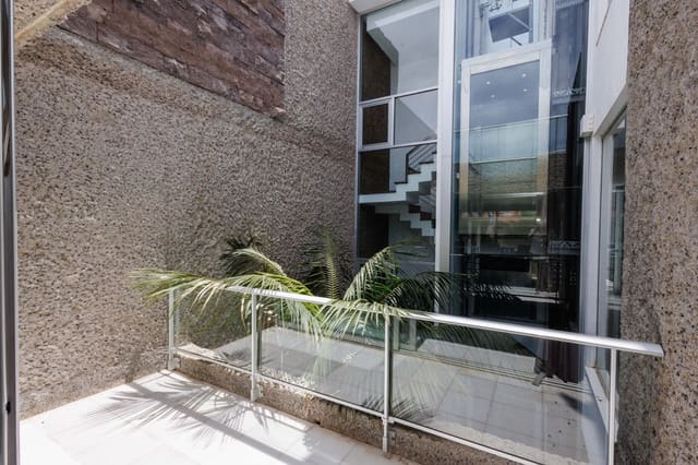 5 soverom Villa til salgs i Adeje med svømmebasseng garasje - € 2 995 000 (Ref: 8553552)