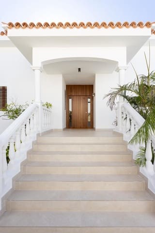 5 soveværelse Villa til salg i Costa Adeje, Adeje med swimmingpool garage - € 3.300.000 (Ref: 9058427)