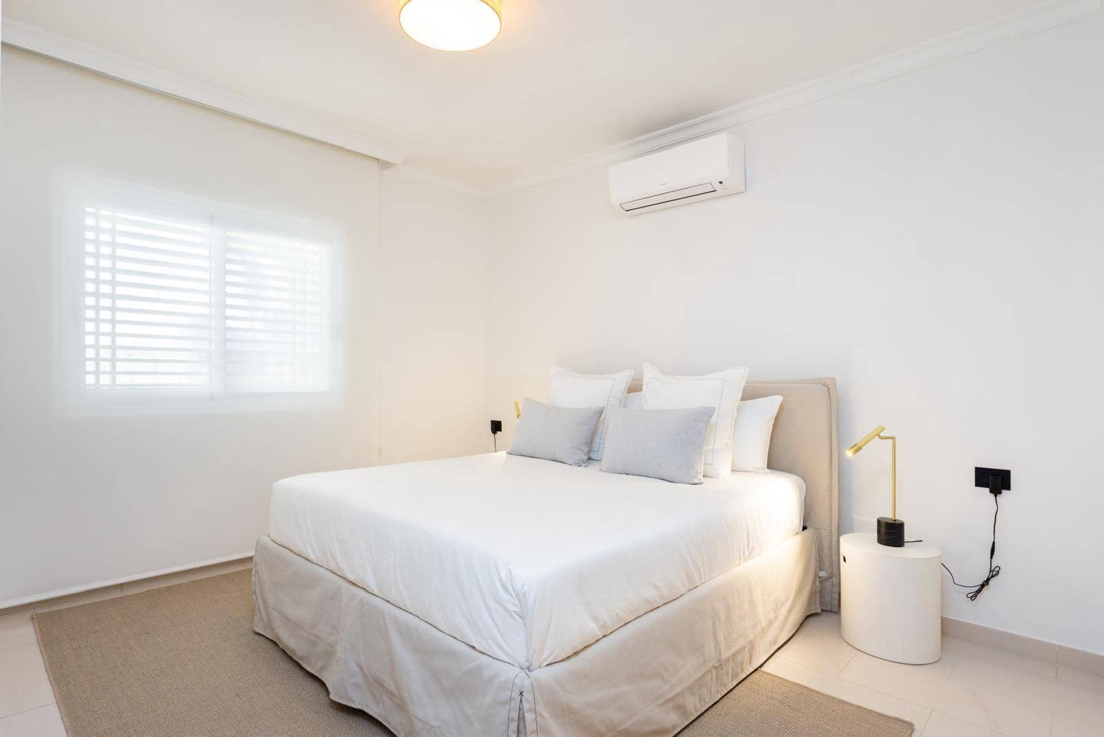 5 bedroom Villa for sale in Costa Adeje with pool garage - € 3,300,000 (Ref: 9058427)