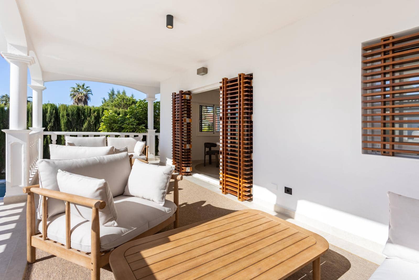 5 bedroom Villa for sale in Costa Adeje with pool garage - € 3,300,000 (Ref: 9058427)