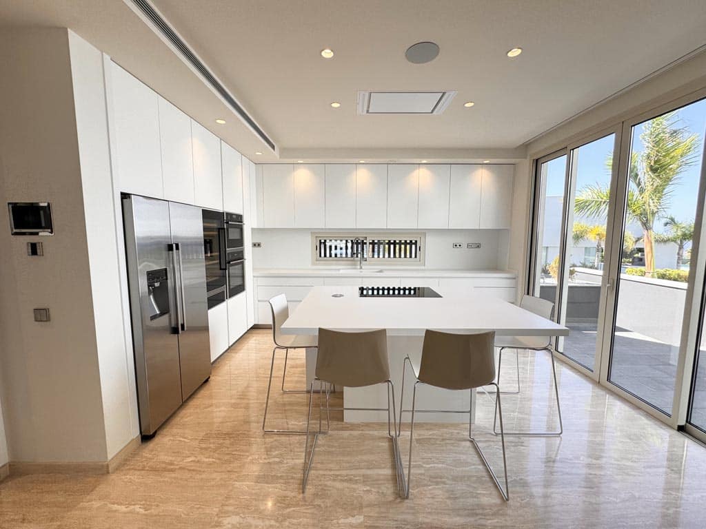 5 soveværelse Villa til salg i La Caleta Adeje med swimmingpool garage - € 3.950.000 (Ref: 9112602)