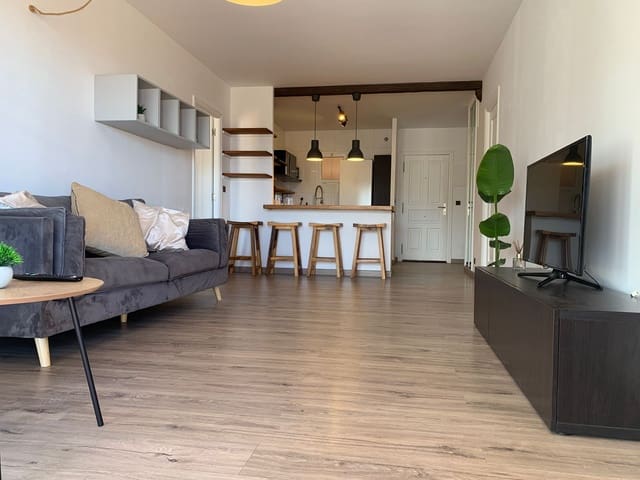 2 soverom Leilighet til salgs i Adeje med svømmebasseng garasje - € 459 000 (Ref: 9178119)