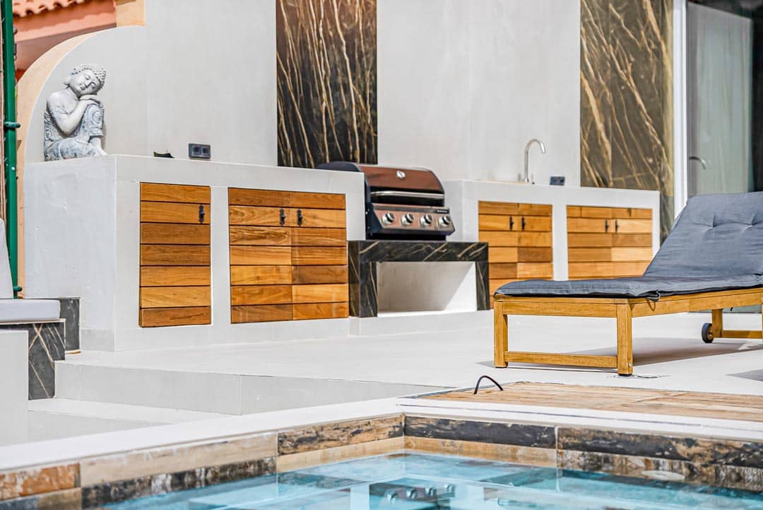 4 bedroom Townhouse for sale in Playa del Duque with pool garage - € 1,495,000 (Ref: 9413749)