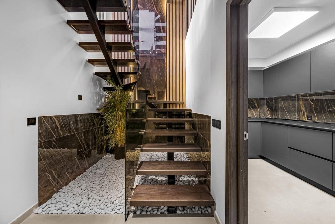 4 bedroom Townhouse for sale in Playa del Duque with pool garage - € 1,495,000 (Ref: 9413749)