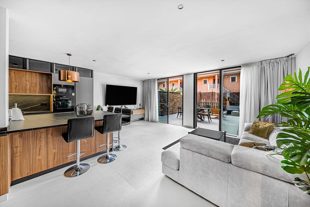 4 bedroom Townhouse for sale in Playa del Duque with pool garage - € 1,495,000 (Ref: 9413749)