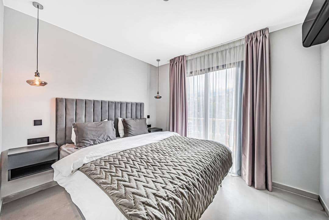 4 bedroom Townhouse for sale in Playa del Duque with pool garage - € 1,495,000 (Ref: 9413749)