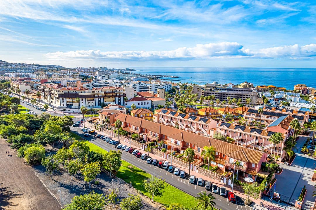 4 bedroom Townhouse for sale in Playa del Duque with pool garage - € 1,495,000 (Ref: 9413749)