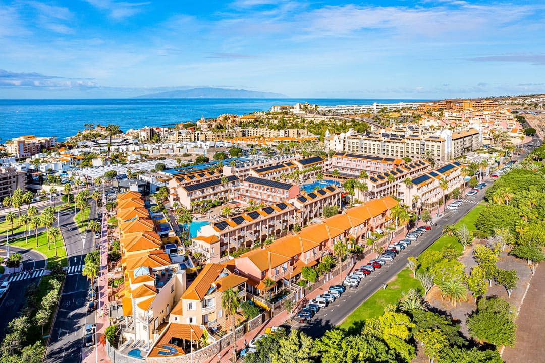 4 bedroom Townhouse for sale in Playa del Duque with pool garage - € 1,495,000 (Ref: 9413749)