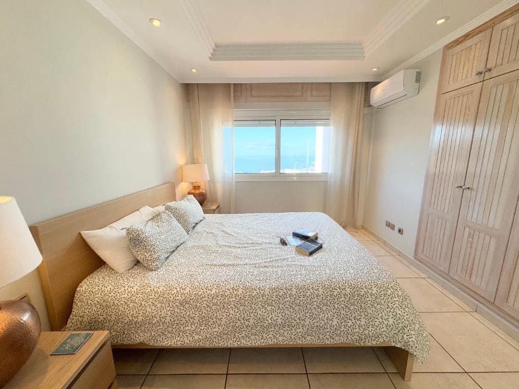 4 bedroom Villa for sale in Adeje with pool garage - € 1,300,000 (Ref: 9601549)