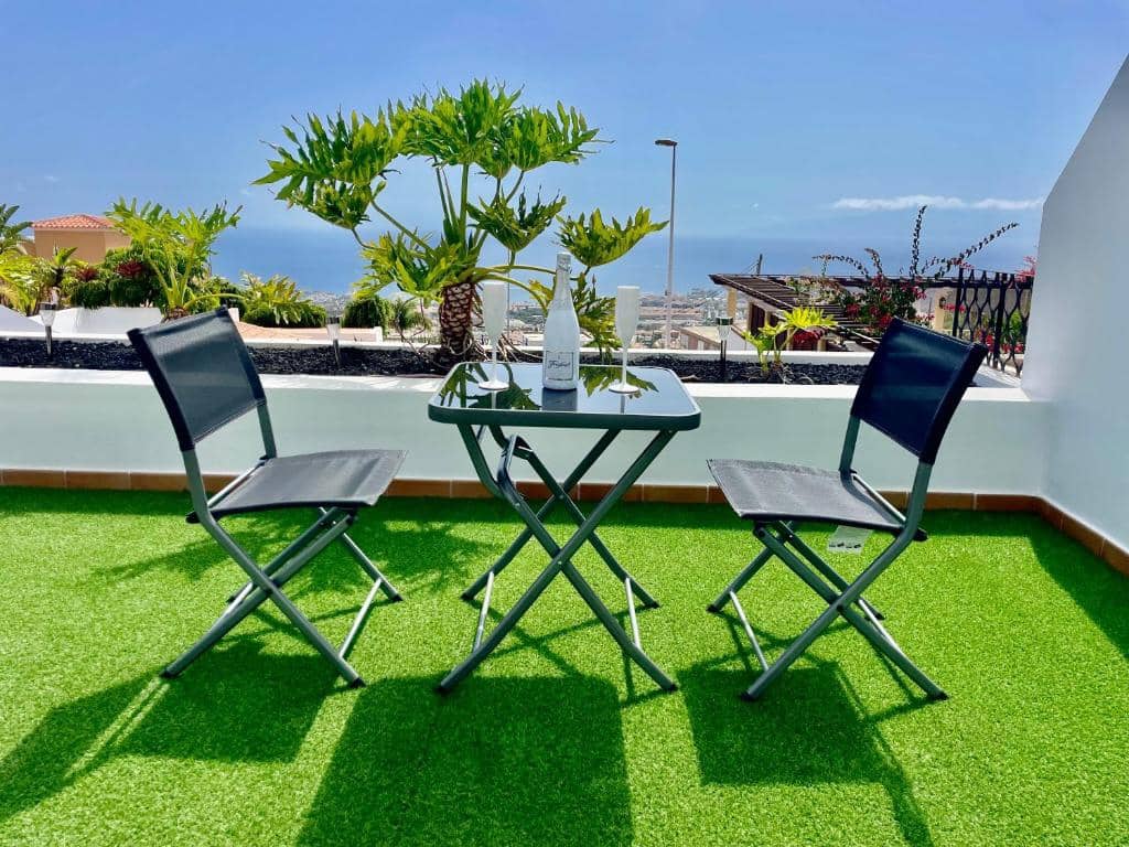 4 bedroom Villa for sale in Adeje with pool garage - € 1,300,000 (Ref: 9601549)