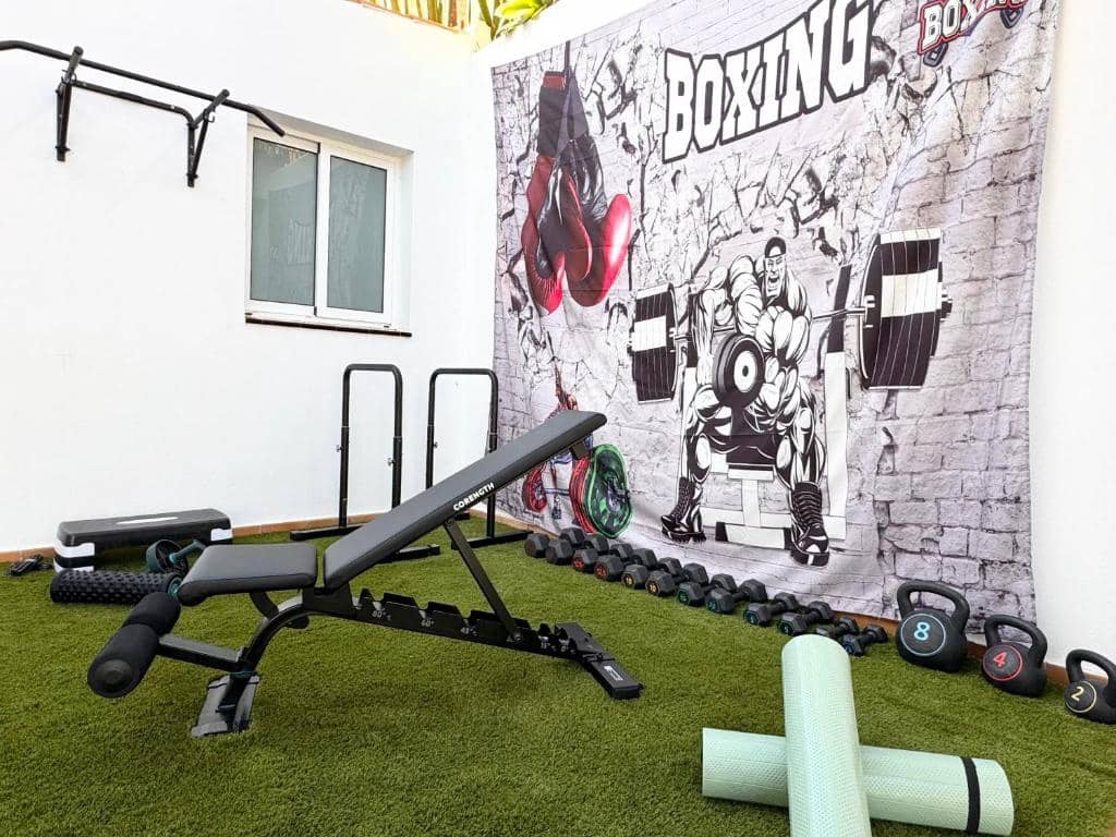 4 bedroom Villa for sale in Adeje with pool garage - € 1,300,000 (Ref: 9601549)