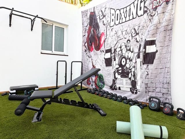 4 soveværelse Villa til salg i Adeje med swimmingpool garage - € 1.300.000 (Ref: 9601549)