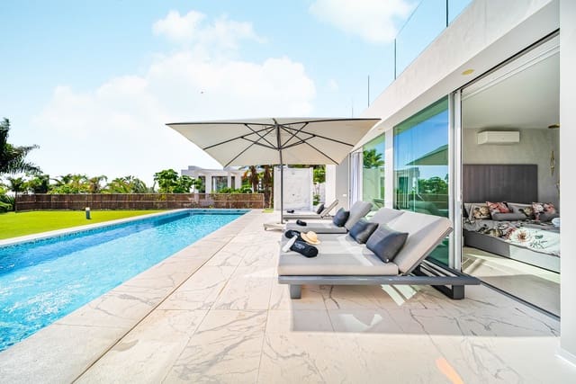 4 Zimmer Ferienvilla in Costa Adeje, Adeje mit Pool Garage - 8.000 € (Ref: 9603667)