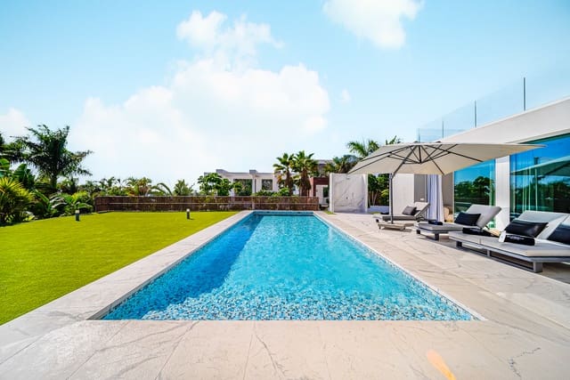 4 Zimmer Ferienvilla in Costa Adeje, Adeje mit Pool Garage - 8.000 € (Ref: 9603667)