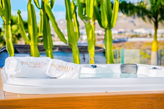 4 Zimmer Ferienvilla in Costa Adeje, Adeje mit Pool Garage - 8.000 € (Ref: 9603667)