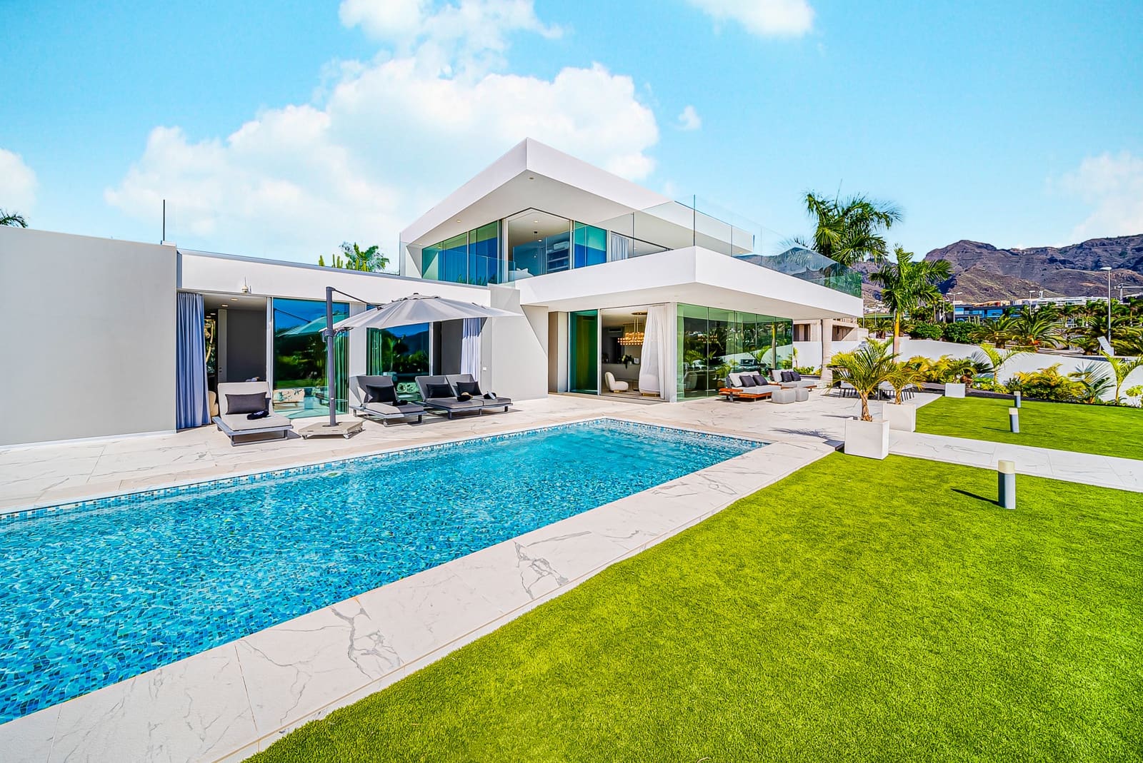 4 Zimmer Ferienvilla in Costa Adeje mit Pool Garage - 8.000 € (Ref: 9603667)