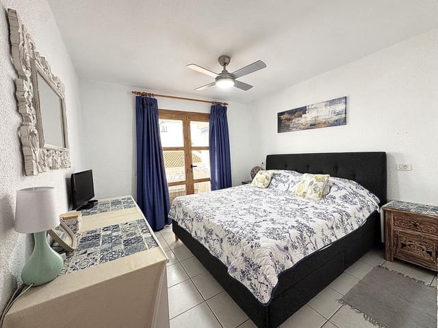 2 quarto Apartamento para venda em Los Cristianos, Arona com piscina - 395 000 € (Ref: 9679186)