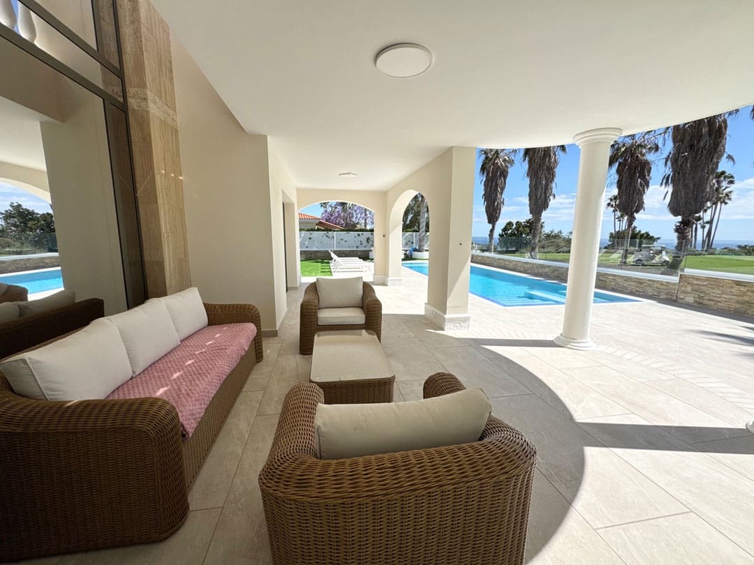 Villa for sale in Costa Adeje - € 3,500,000 (Ref: 9834522)