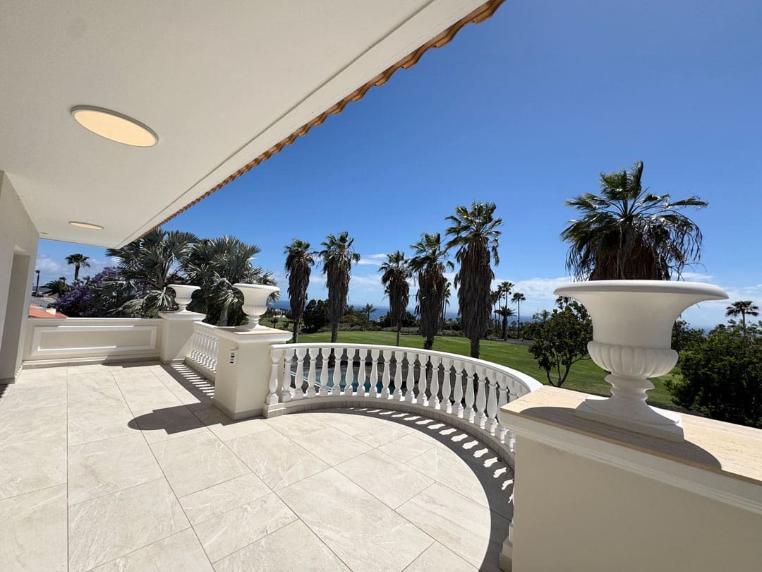 Villa for sale in Costa Adeje - € 3,500,000 (Ref: 9834522)