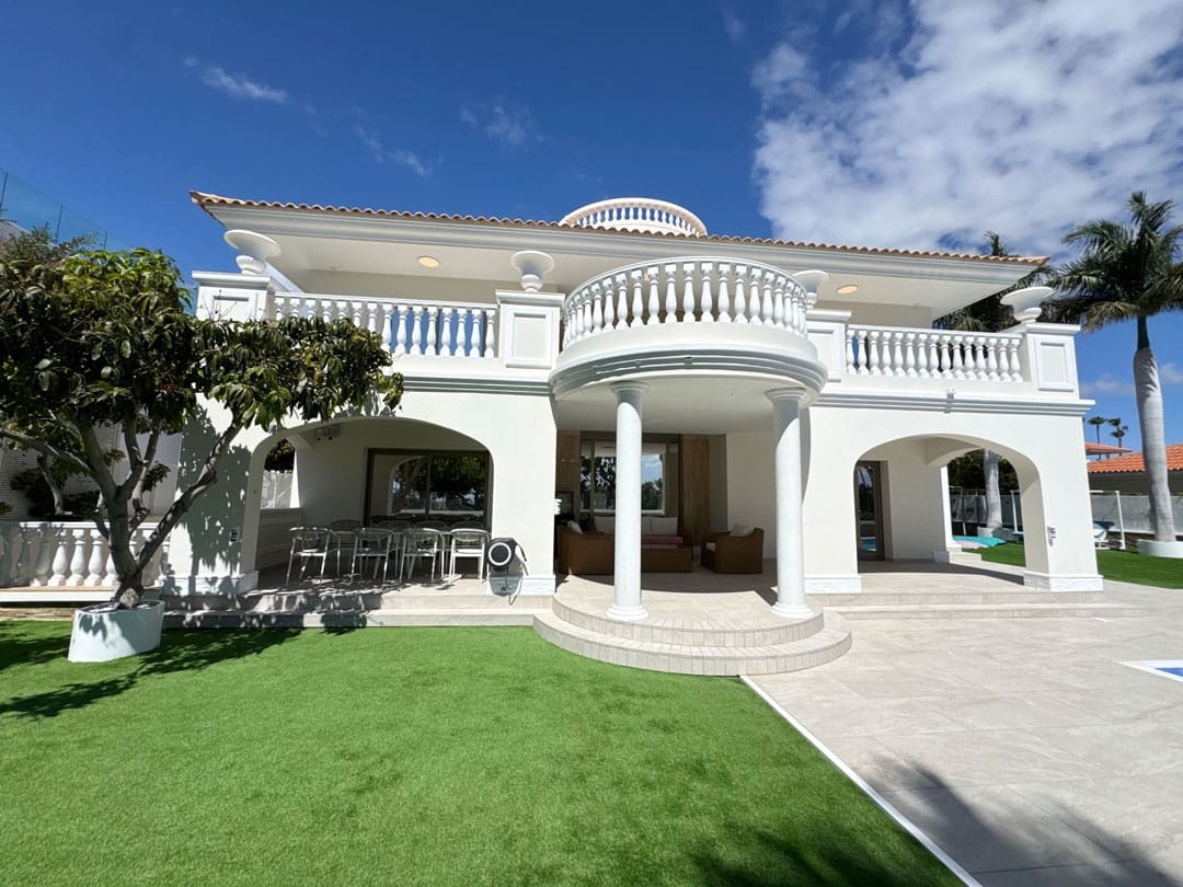 Villa for sale in Costa Adeje - € 3,500,000 (Ref: 9834522)