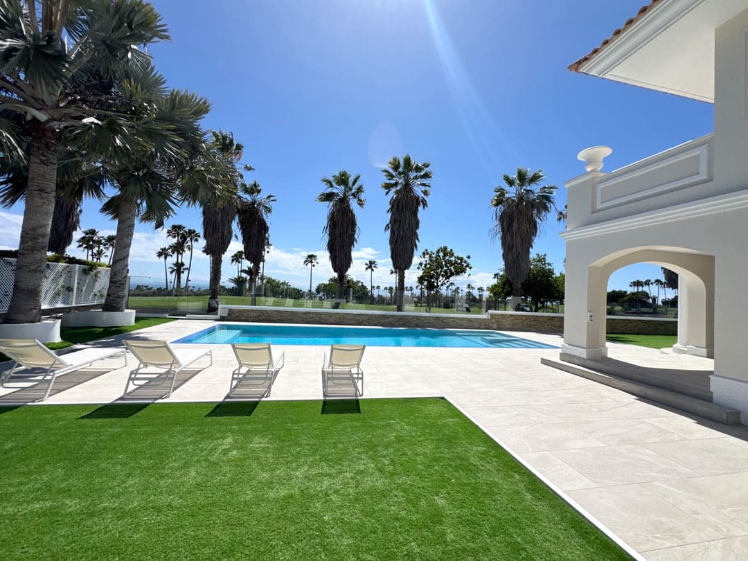 Villa for sale in Costa Adeje - € 3,500,000 (Ref: 9834522)