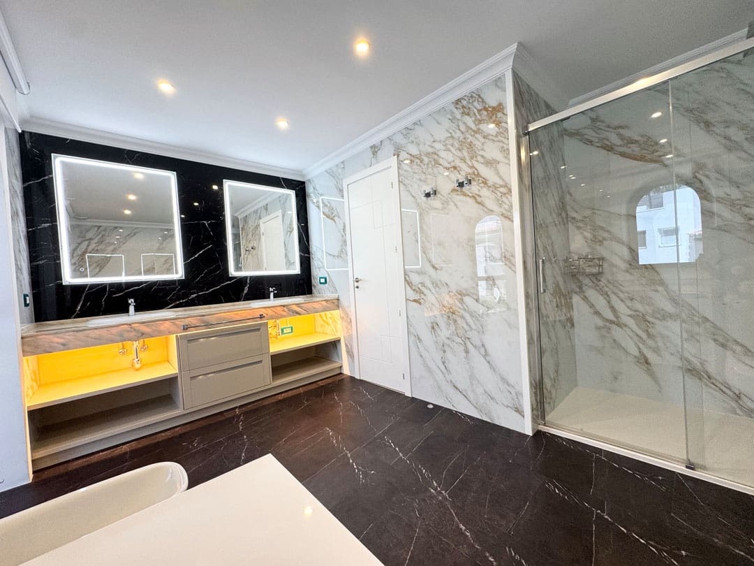 Villa for sale in Costa Adeje - € 3,500,000 (Ref: 9834522)