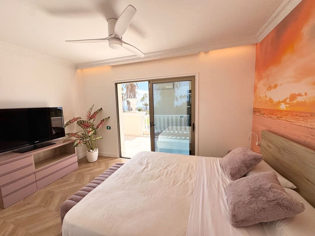 Villa for sale in Costa Adeje - € 3,500,000 (Ref: 9834522)