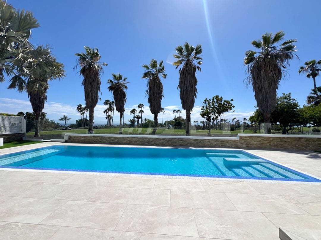Villa for sale in Costa Adeje - € 3,500,000 (Ref: 9834522)
