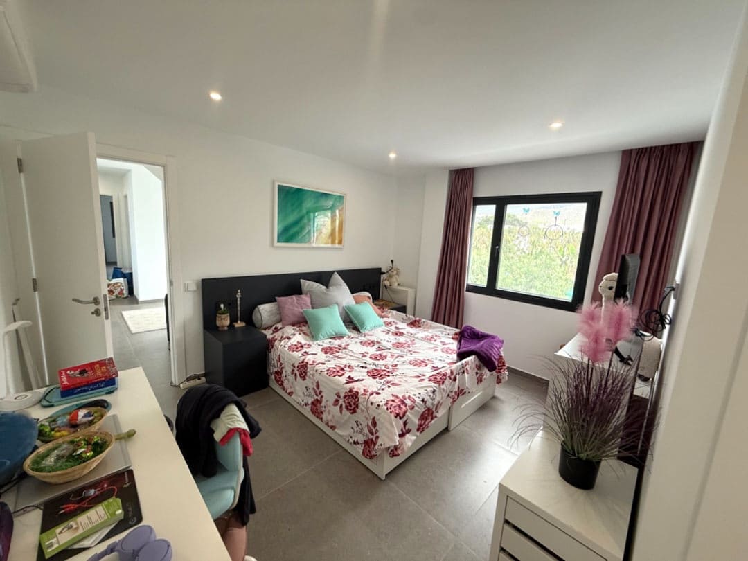 5 bedroom Villa for sale in Playa del Duque with pool garage - € 4,750,000 (Ref: 9834641)