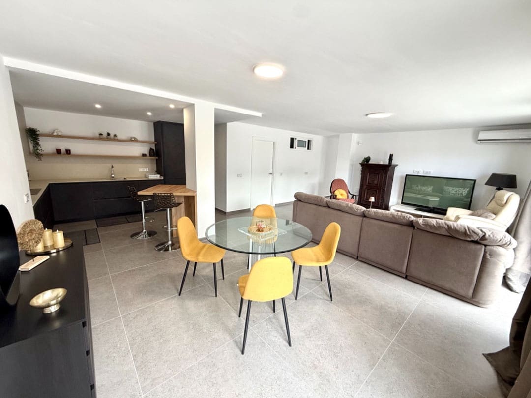 5 bedroom Villa for sale in Playa del Duque with pool garage - € 4,750,000 (Ref: 9834641)