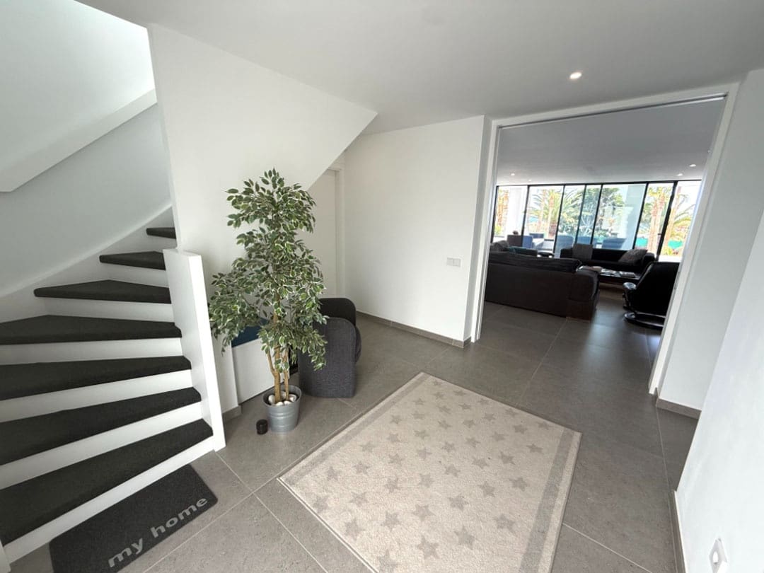 5 bedroom Villa for sale in Playa del Duque with pool garage - € 4,750,000 (Ref: 9834641)