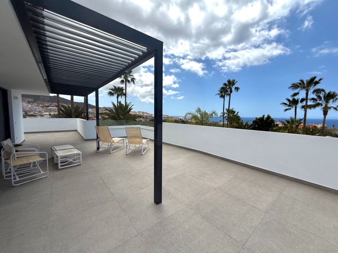 5 bedroom Villa for sale in Playa del Duque with pool garage - € 4,750,000 (Ref: 9834641)