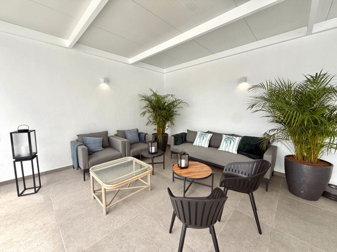 5 bedroom Villa for sale in Playa del Duque with pool garage - € 4,750,000 (Ref: 9834641)