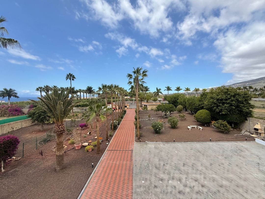 5 bedroom Villa for sale in Playa del Duque with pool garage - € 4,750,000 (Ref: 9834641)