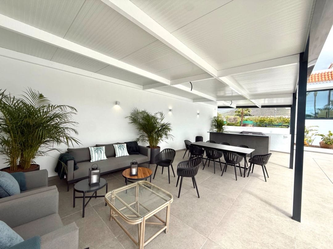 5 bedroom Villa for sale in Playa del Duque with pool garage - € 4,750,000 (Ref: 9834641)