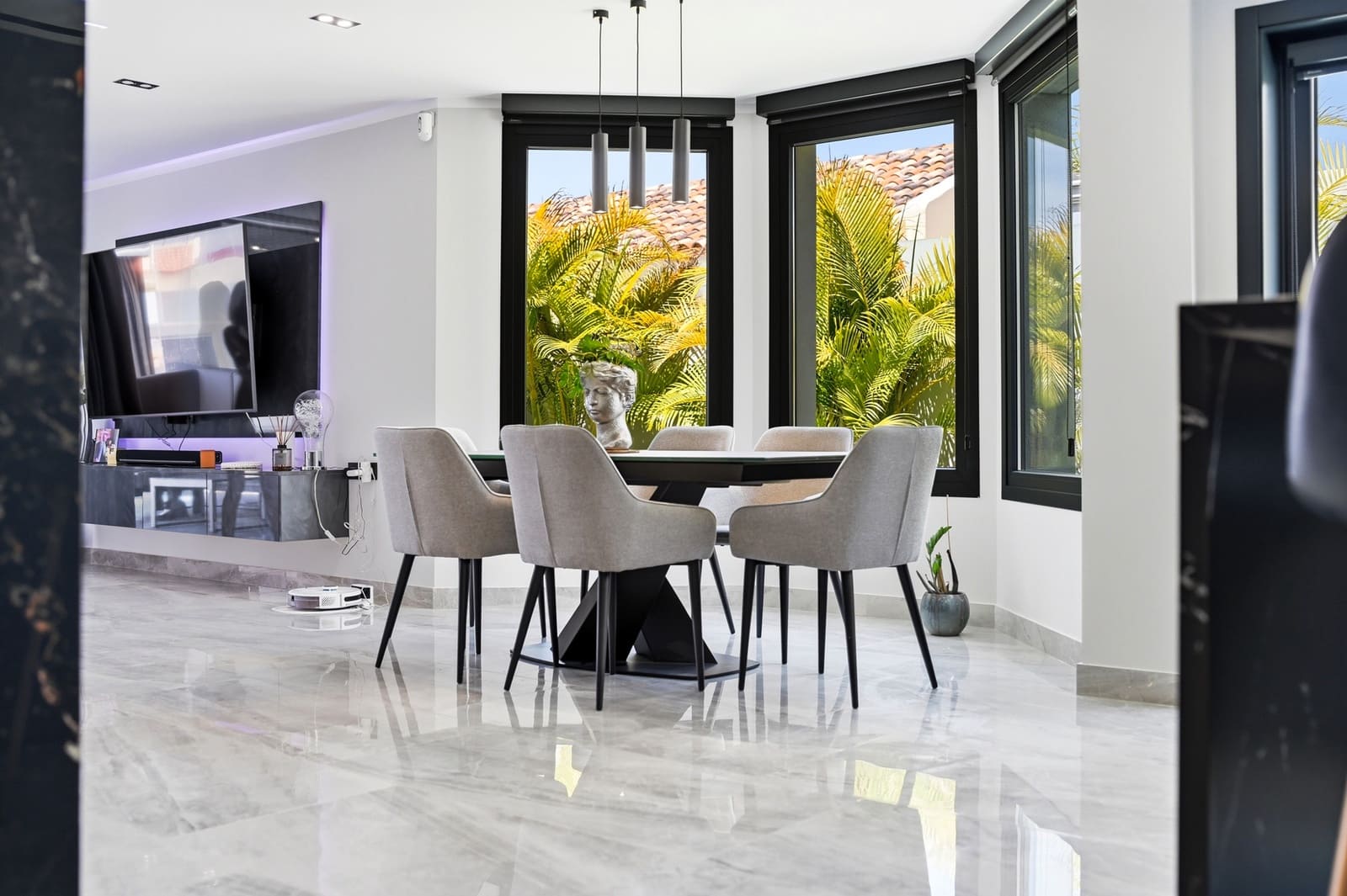3 sypialnia Willa na sprzedaż w Costa Adeje z basenem - 2 195 000 € (Ref: 9879839)