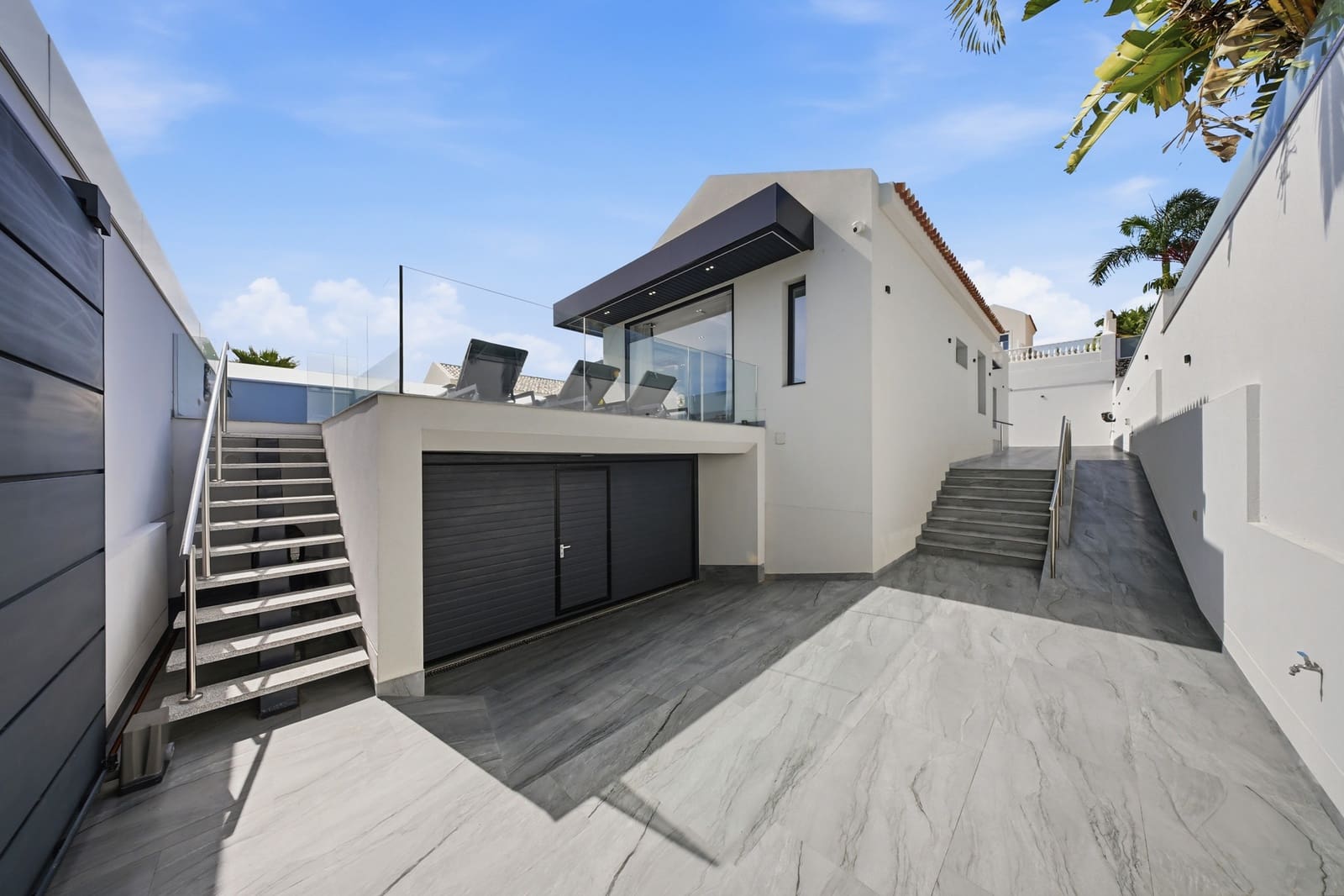 3 sypialnia Willa na sprzedaż w Costa Adeje z basenem - 2 195 000 € (Ref: 9879839)