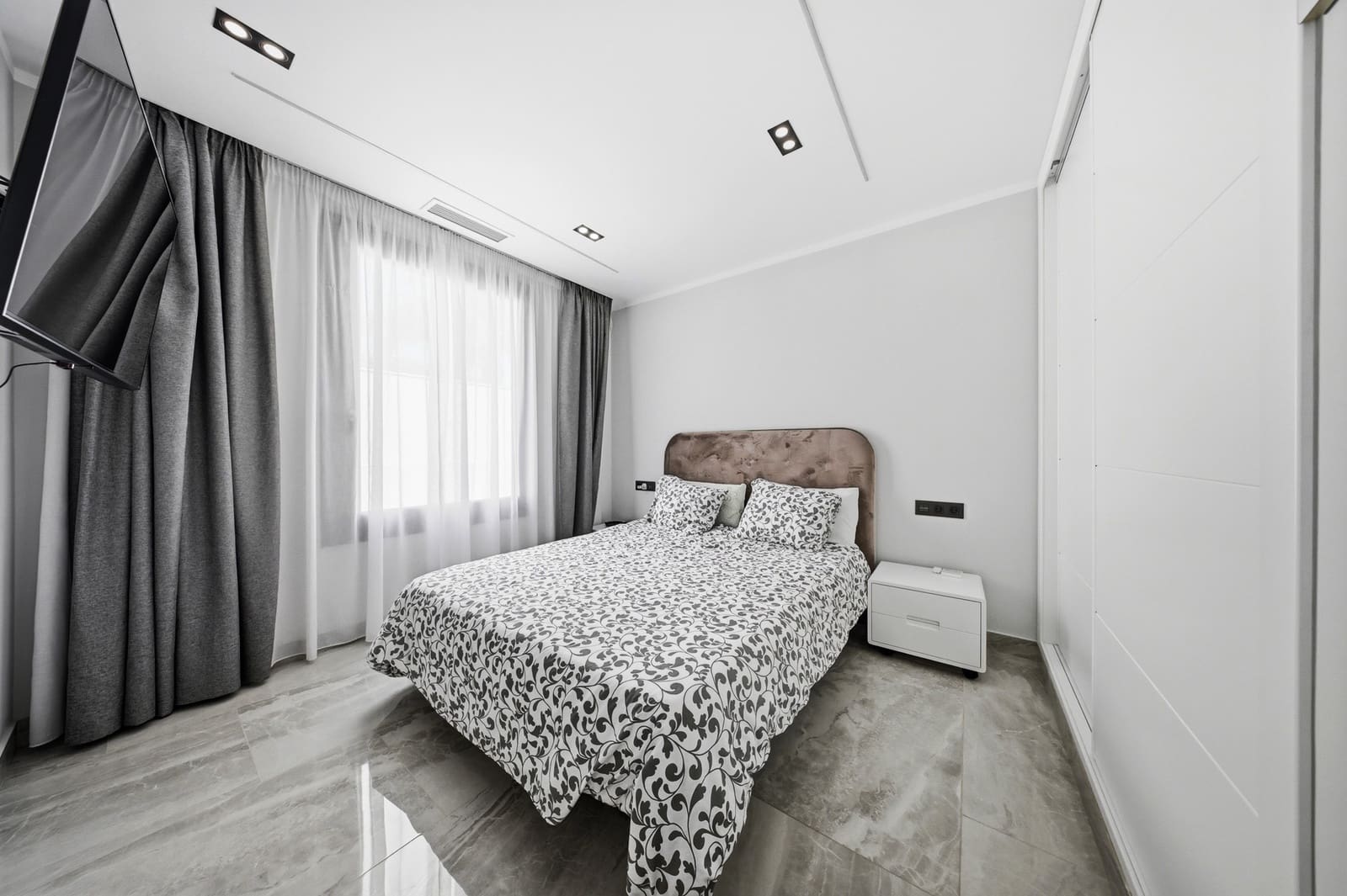 3 sypialnia Willa na sprzedaż w Costa Adeje z basenem - 2 195 000 € (Ref: 9879839)