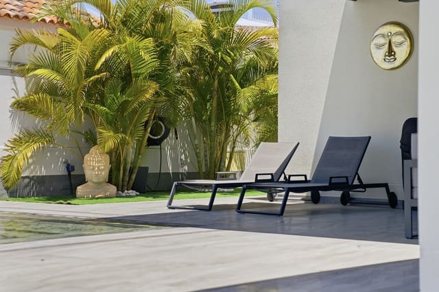 3 sypialnia Willa na sprzedaż w Costa Adeje, Adeje z basenem - 2 195 000 € (Ref: 9879839)