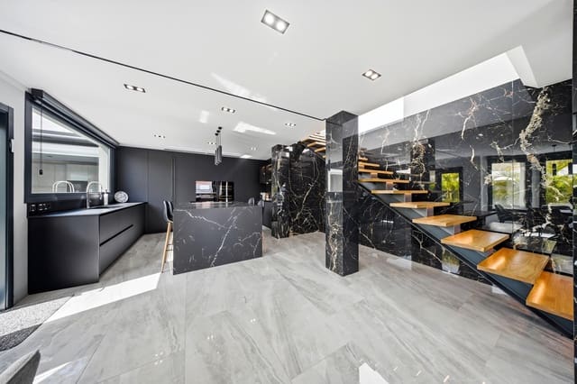 3 Zimmer Villa zu verkaufen in Playa de Fañabé Alto, Adeje mit Pool Garage - 2.195.000 € (Ref: 9879839)