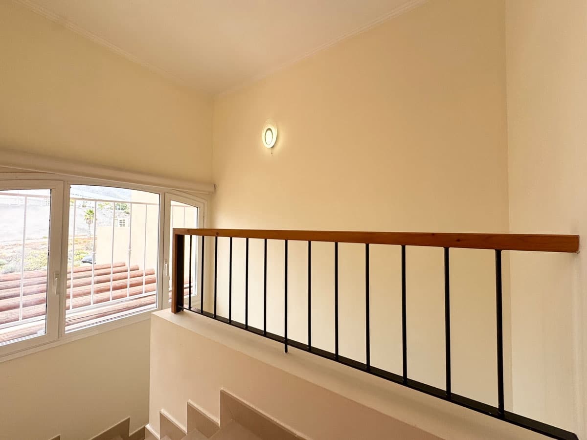 3 bedroom Villa for sale in Costa Adeje with pool garage - € 1,495,000 (Ref: 9895457)
