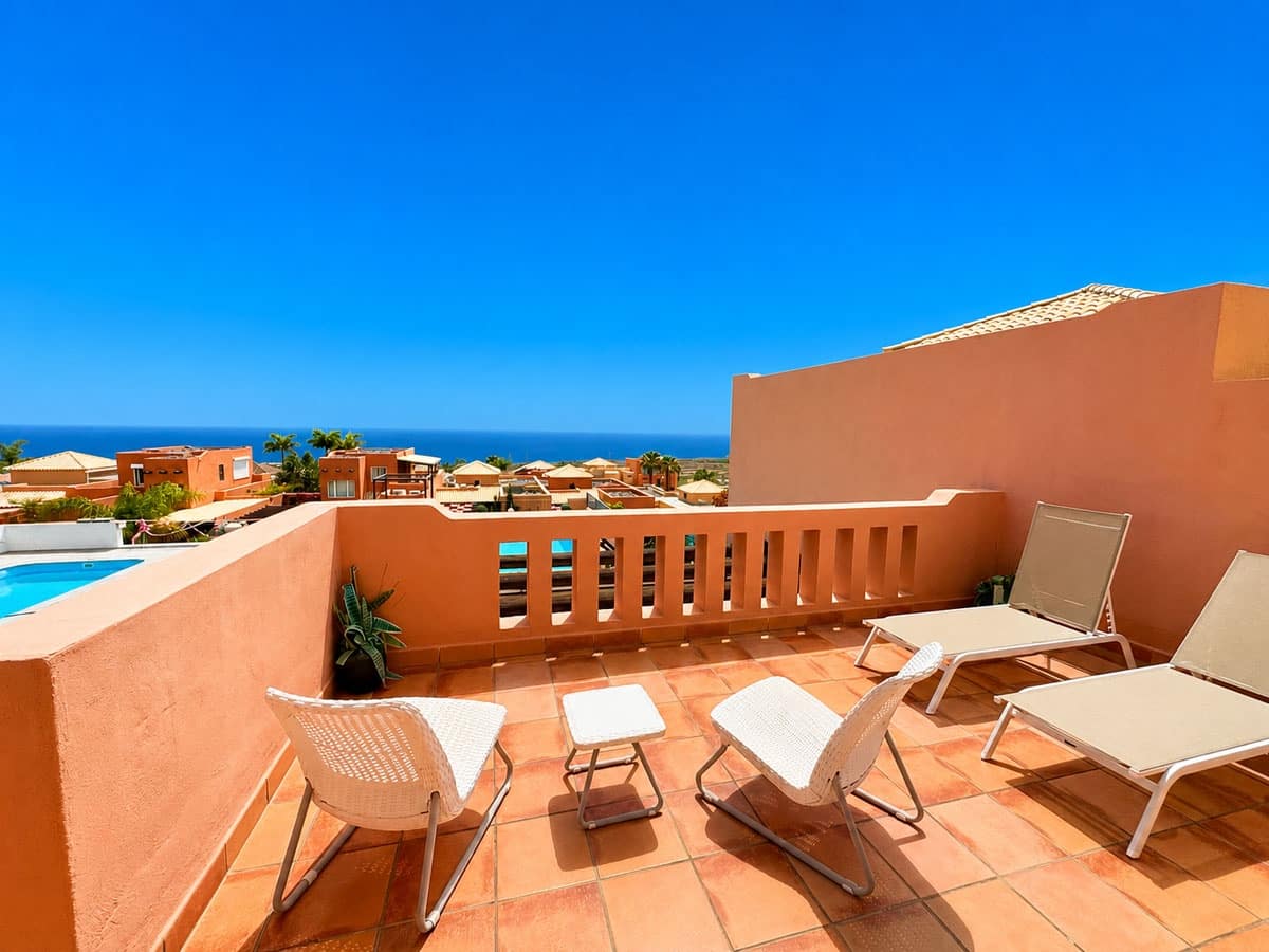 3 bedroom Villa for sale in Costa Adeje with pool garage - € 1,495,000 (Ref: 9895457)